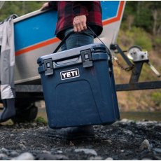 YETI Roadie 24 2.0 Cool Box Navy YETI Roadie 24 2.0 Cool Box Navy